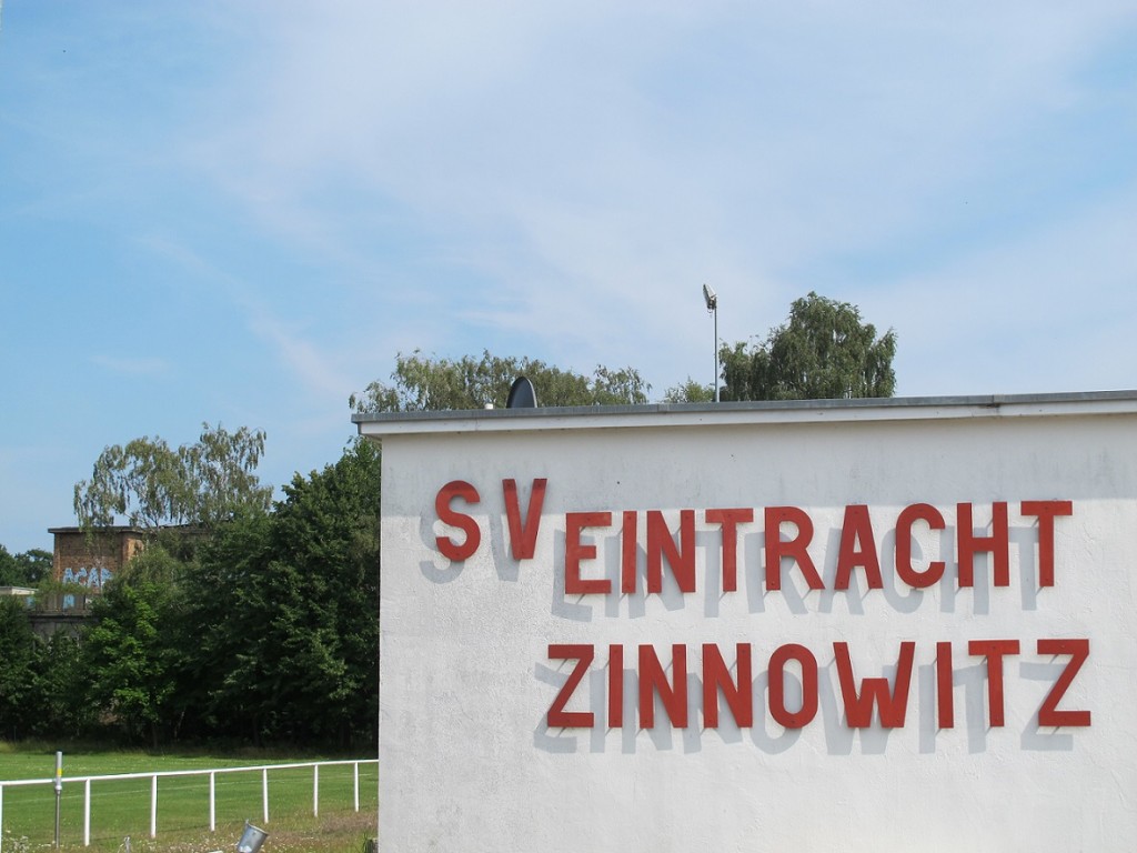 Hinter dem Kulturhaus Zinnowitz wird der Sportplatz heute u. a. vom SV Eintracht Zinnowitz genutzt (Bild: K. Berkemann)